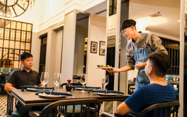 D’Melin Hotel & Restaurant