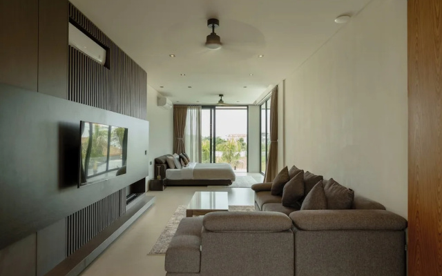Ultra-Luxe 4BR Seminyak Villa | Enclosed AC Living & Private Pool – Guest Rooms – Kuta