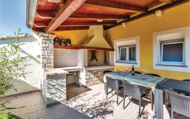 Six-Bedroom Holiday home in Perci