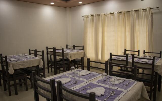 Hotel Nava Yug