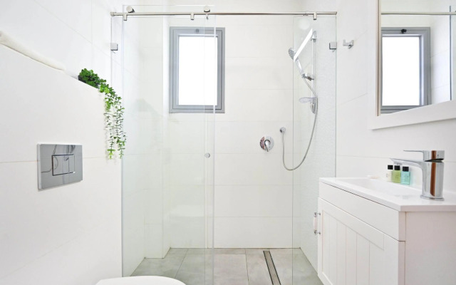 Stunning 4BR in Neve Tsedek by HolyGuest