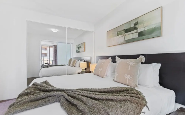 Waterfront Bliss Harbour Lights I Gym City – Guest Rooms – Cairns