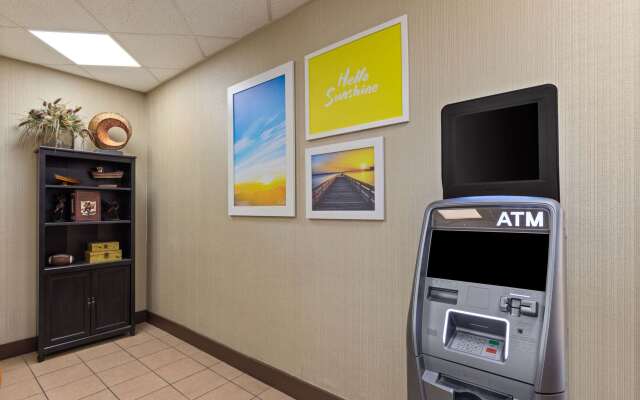 Days Inn by Wyndham Knoxville East