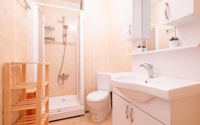 Excellent Flat With Balcony Near Taksim Square