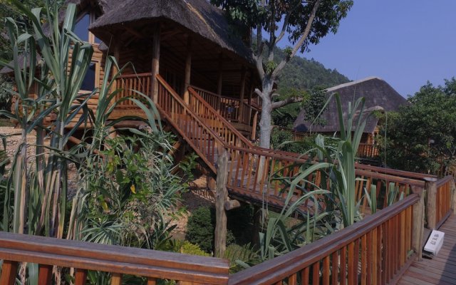 Trackers Safari Lodge Bwindi