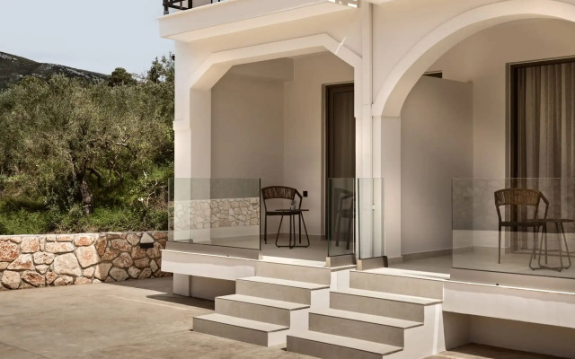 Avra Suites