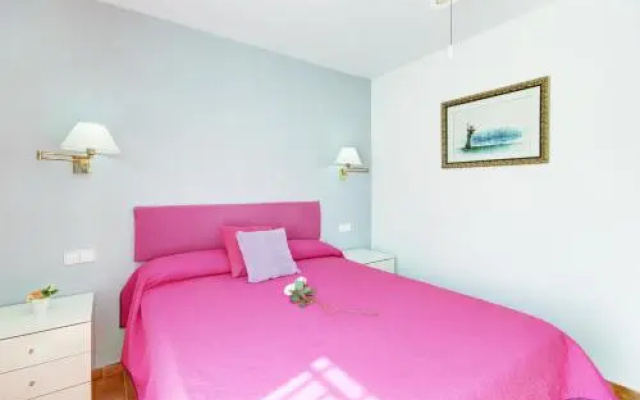 Apartamento con jardín y parking cerca del mar en Roses