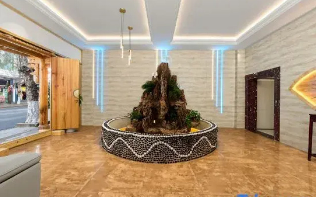 Pinecrest Intelligent Hotel