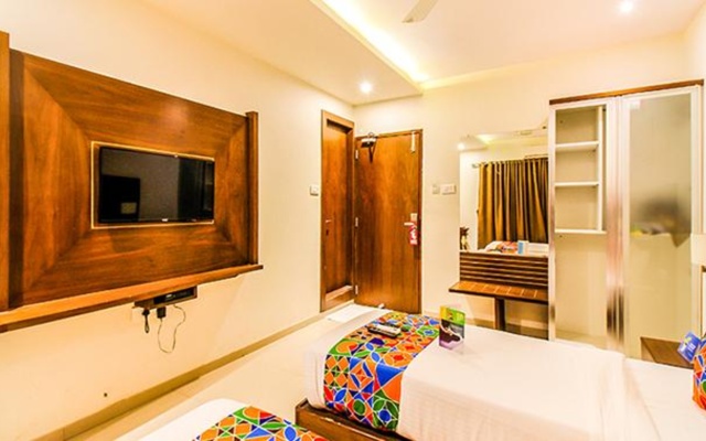FabHotel Empire Suites