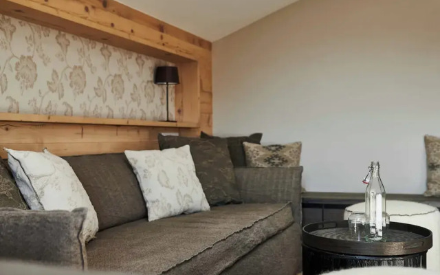 Serviced Luxury Chalet Evi