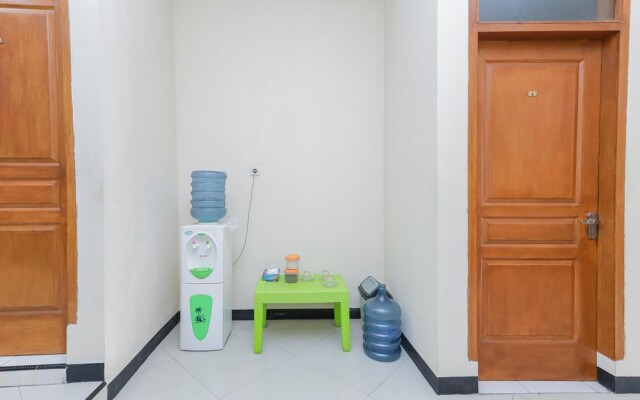 RedDoorz @ WR. Supratman Batu