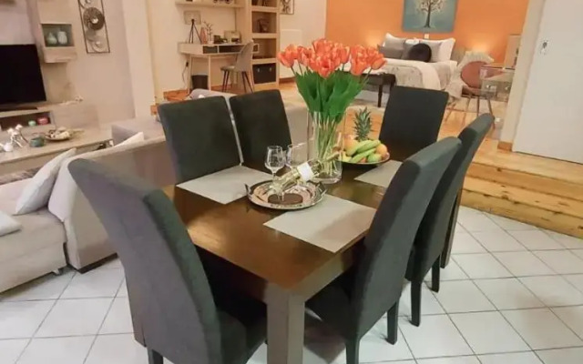 Unique, Stylish Studio near Beaches