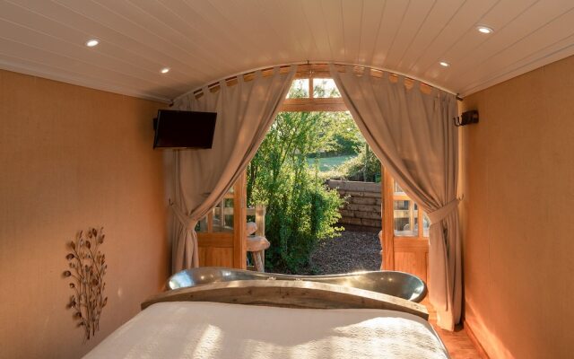 Ashwood Shepherd Hut