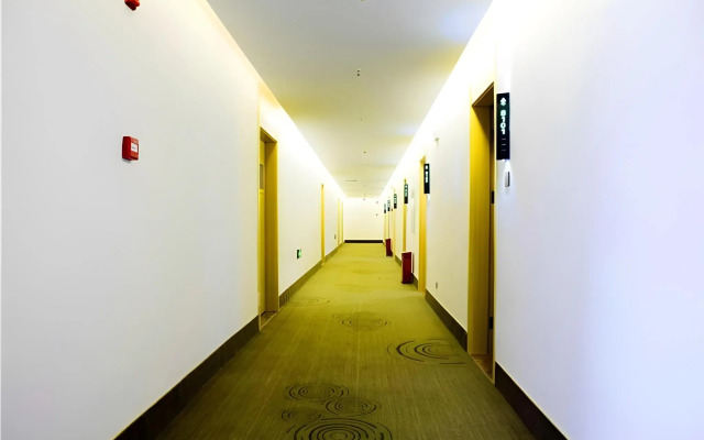 GreenTree Inn Huanggang City Wuxue City Kanjiang Avenue