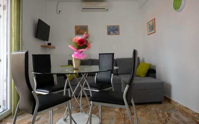 Apartments Maslina