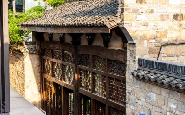 Hangzhou Jiande Yanzhou Ancient City. Looking at Shan Mei Yard.