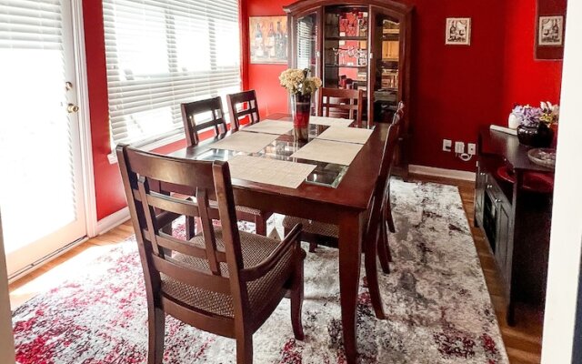 4 - Bed home, w/ Cali King Bed - 12 mins. to DTWN