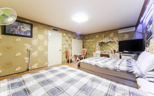 Busan Janglim Blue Moon Hotel