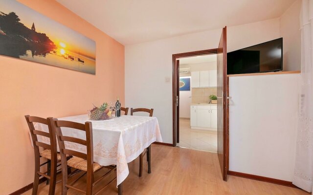 Cosy Apartment Near Sea in Porec