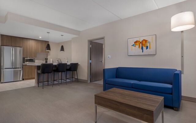 Holiday Inn Express & Suites St.Thomas by IHG