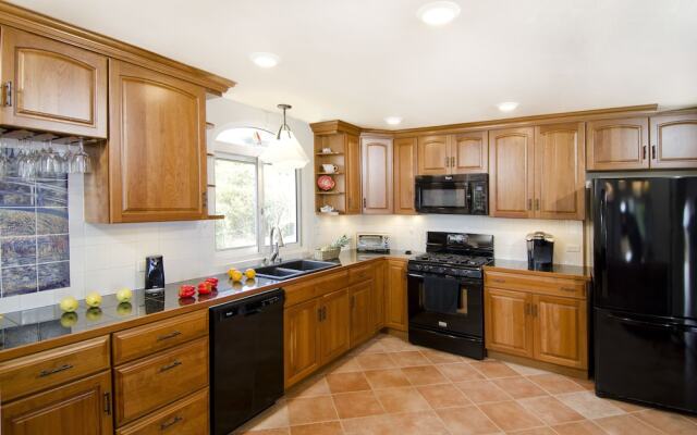 Villarosa by Island Properties Online