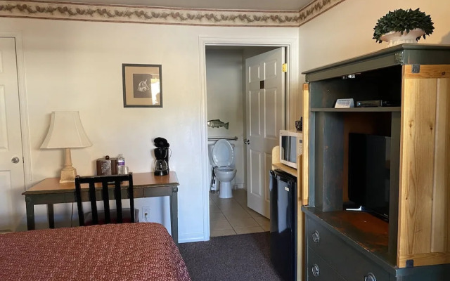 Rustic Inn Motel