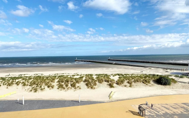 Apartment in Nieuwpoort With sea View