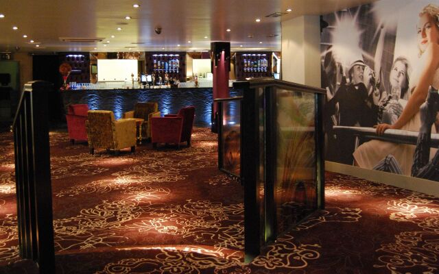 Waterfoot Hotel