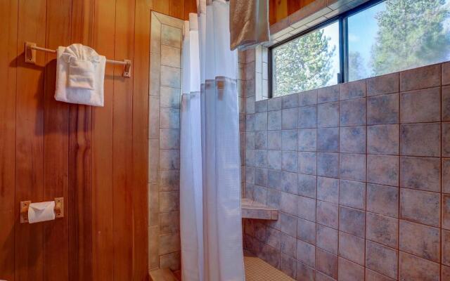 22 Rogue-AC-Hot Tub-4BR/3.5BA