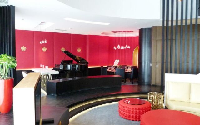 Cineaste Garden Hotel
