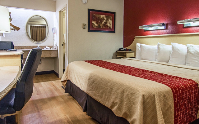 Red Oak Inn Detroit - Southfield