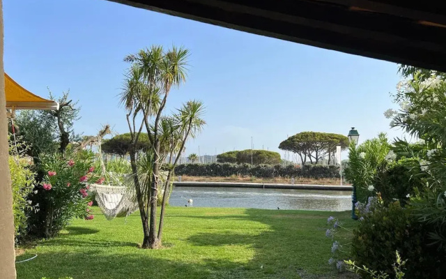 Lovely Holiday Apartment by the sea in Grimaud