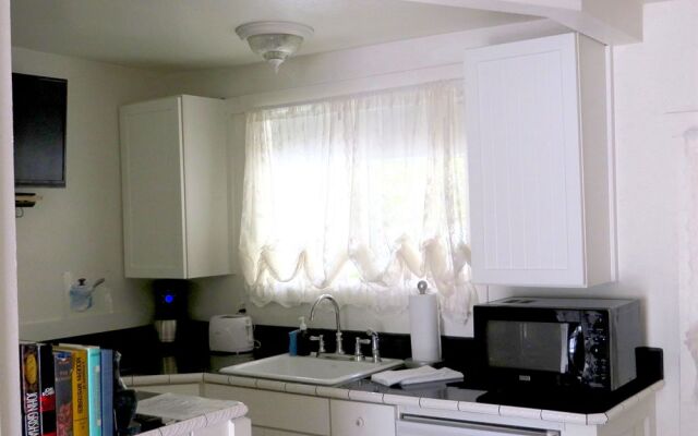 Monte Rio Cottages