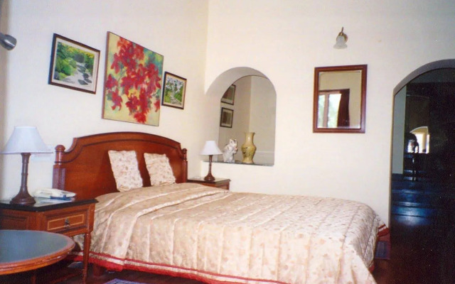 WelcomHeritage Connaught House