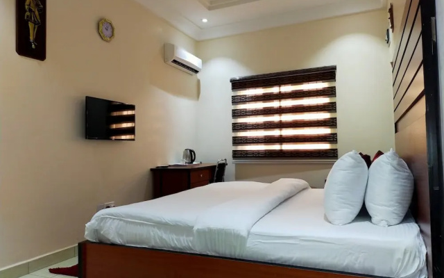 Alim Royal Hotel & Suites