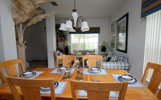 4648 5- Bdrm'Slake Views Facing Poolwater View