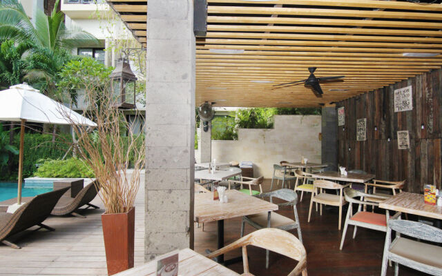 艾里巴厘岛水明漾克罗波坎乌玛拉斯克雷钦 8 号高级酒店(Airy Premier Seminyak Kerobokan Umalas Klecung 8 Bali)