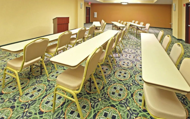 Hyatt House Bentoville / Rogers