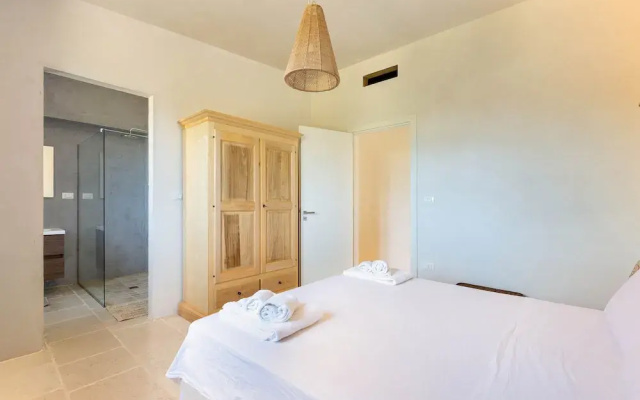 2081 Villa Crocilupo by Perle di Puglia