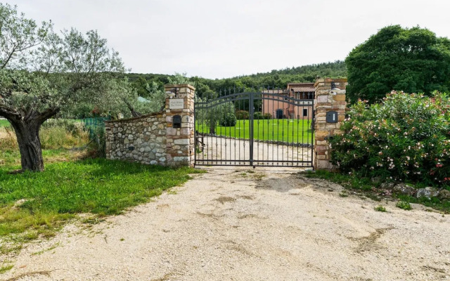 Elegant Apartment Only 1 Hour From Rome