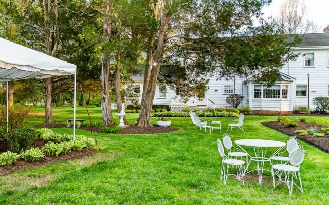 The Virginia Cliffe Inn