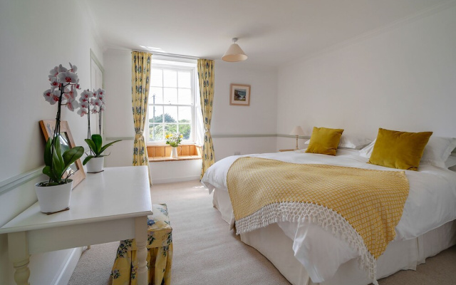 Porthcothan House