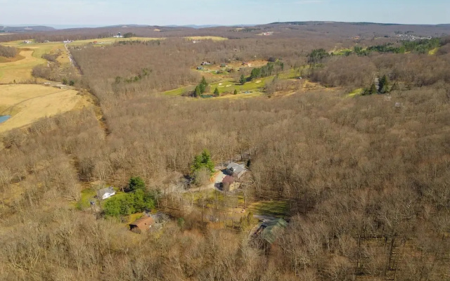 Hillside Hideaway by Taylor Made Deep Creek