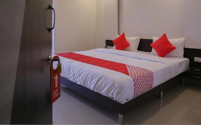 OYO 22066 Hotel Mayur