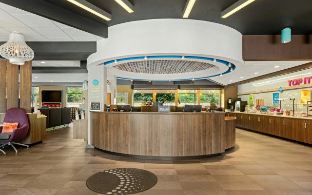 Tru by Hilton Asheville Blue Ridge Parkway