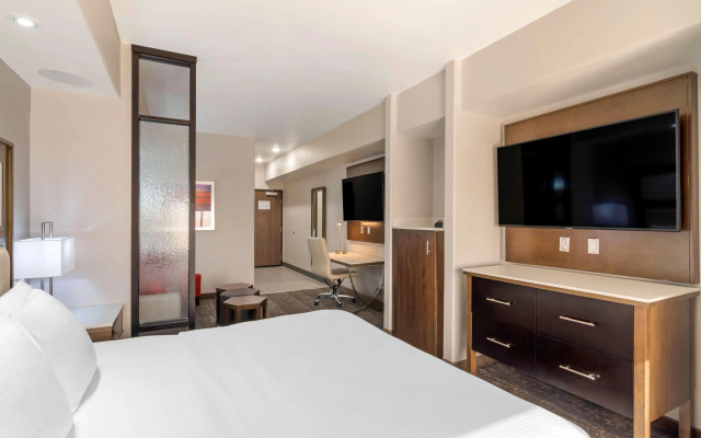 Best Western Premier Liberty Inn & Suites