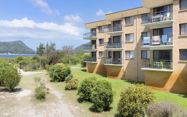 Intrepid, Unit 8/3 Intrepid Close