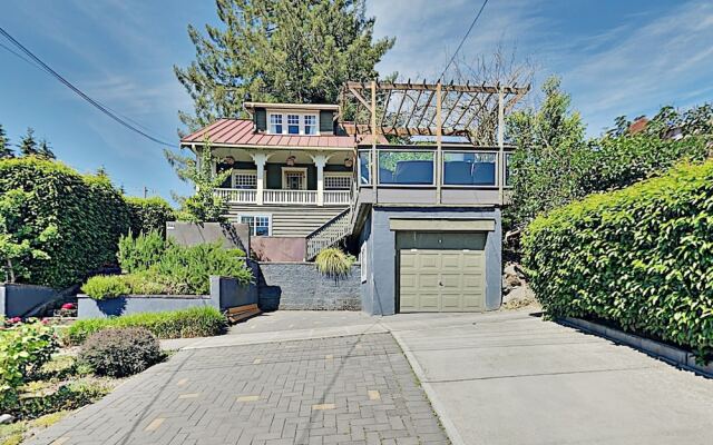 2805 23rd Ave W Home