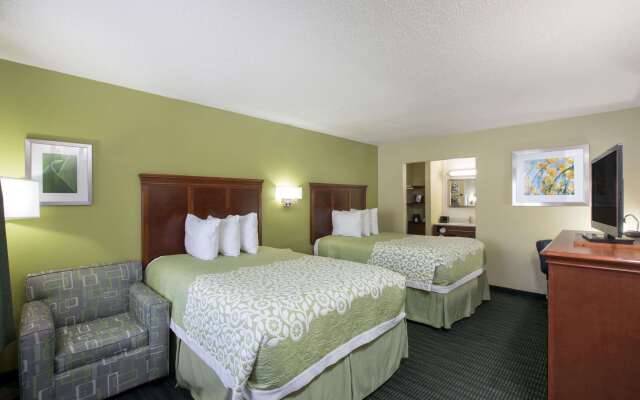 Days Inn & Suites by Wyndham Big Spring