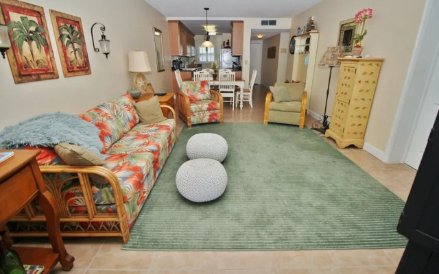 Sea Coast Gardens III 414